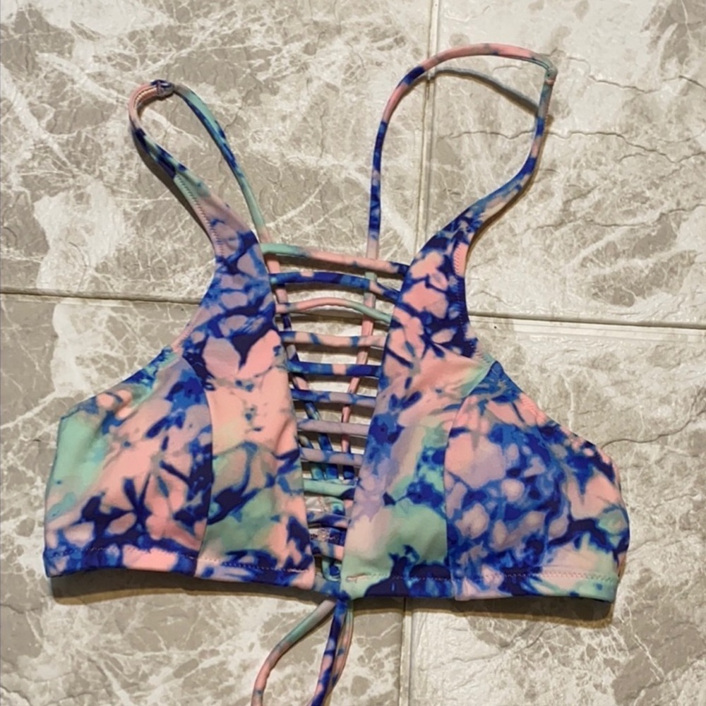 3/$25 Pink Victoria’s Secret bikini top